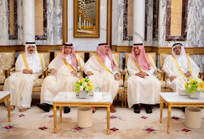 ولي العهد يستقبل الأمراء والعلماء وكبار المسؤولين بمناسبة عيد الفطر