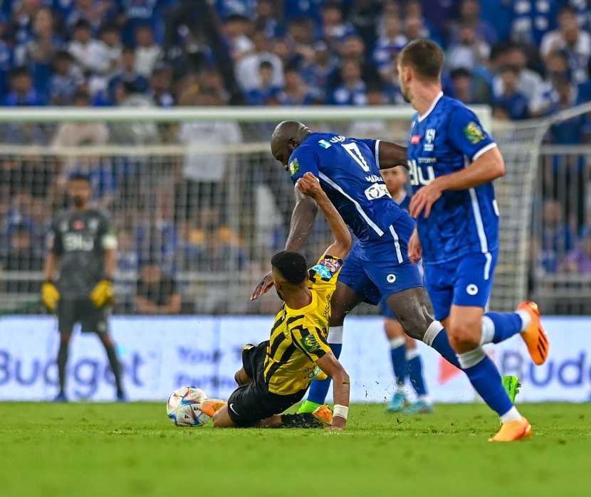 هدف حجازي العكسي يصعد بالهلال إلى نهائي كأس الملك على حساب الاتحاد