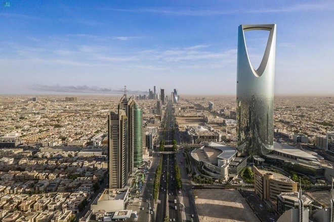نمو اقتصادات الخليج في 2023 قد يتباطأ .. السعودي سينمو 3.2 %