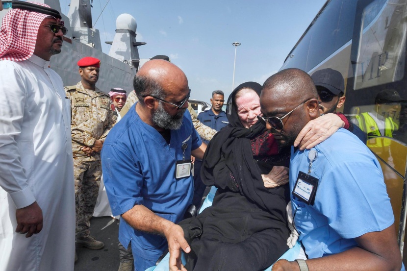  وصول 247 شخصا من رعايا عدد من الدول إلى جدة قادمين من السودان 