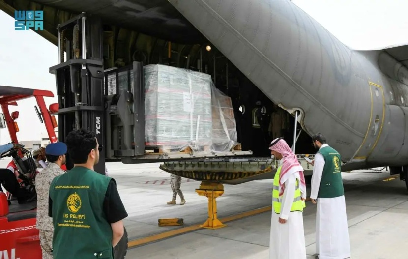 مغادرة الطائرة الإغاثية الرابعة ضمن الجسر الجوي السعودي لمساعدة السودان