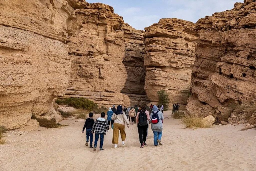 «التراث» تكشف عن 58 موقعا أثريا في محمية الملك خالد