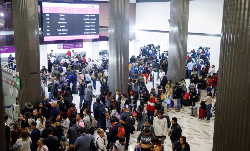 إغلاق مطار مكسيكو لساعات جراء بركان بوبوكاتيبيتل