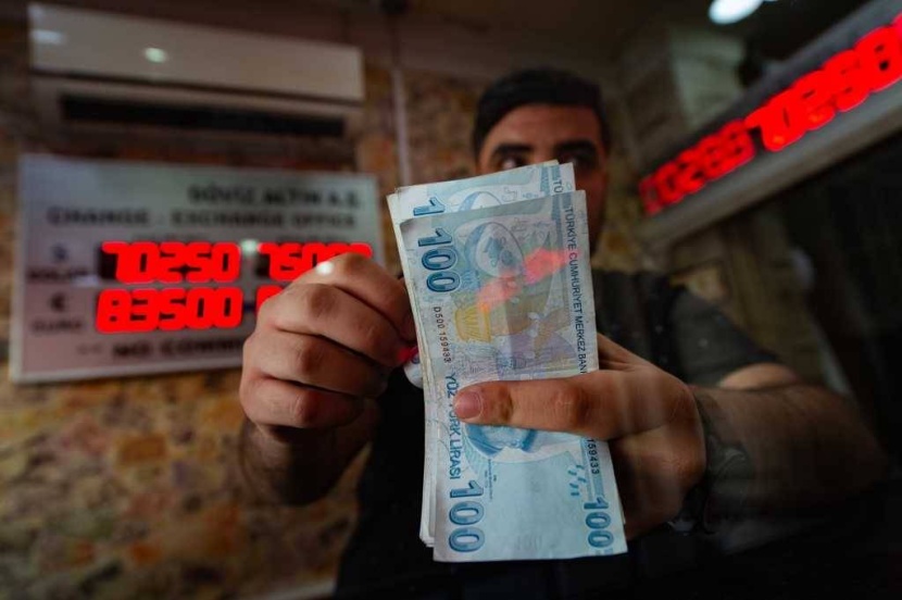لأول مرة .. العملة التركية تتراجع إلى أكثر من 20 ليرة للدولار والتذبذبات ترتفع 30 %