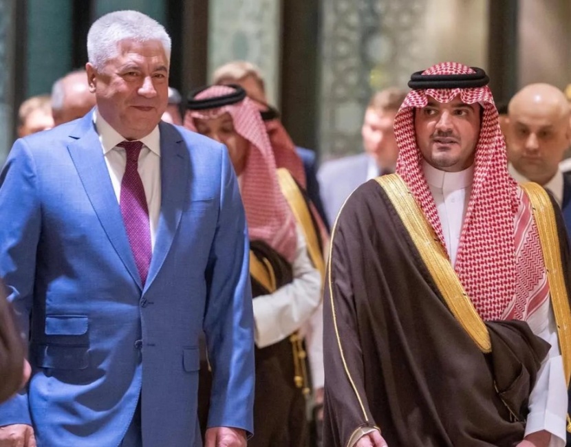 الأمير عبدالعزيز بن سعود ووزير الداخلية الروسي يعقدان جلسة مباحثات رسمية