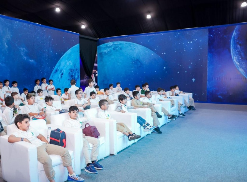 "المملكة والفضاء" حديث إذاعة مدارس الرياض .. وزيارات طلابية لمعرض "السعودية نحو الفضاء‬⁩"