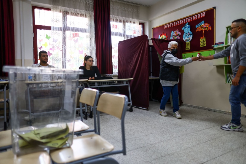 الأتراك يصوتون في جولة الإعادة لانتخابات الرئاسة