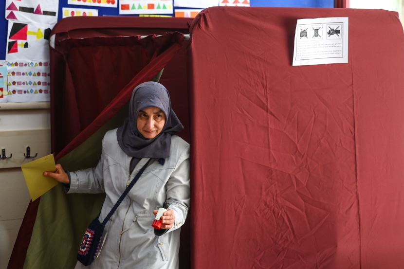 الأتراك يصوتون في جولة الإعادة لانتخابات الرئاسة