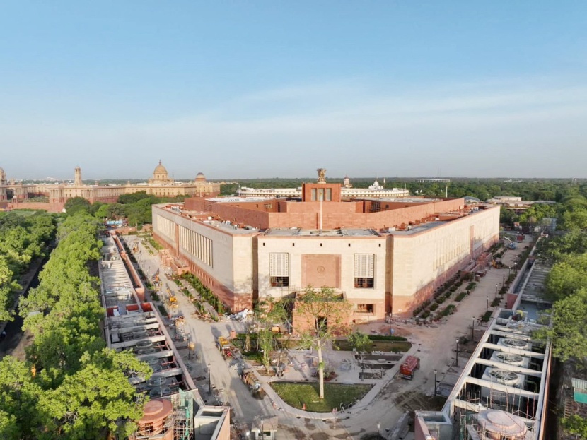 مودي يفتتح مجمع البرلمان الهندي الجديد بتكلفة 2.4 مليار دولار