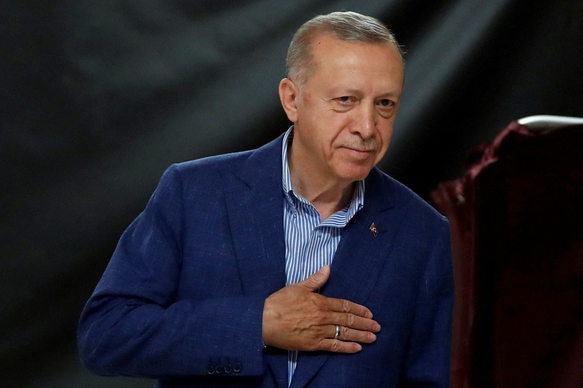 الهيئة العليا للانتخابات في تركيا تؤكد فوز أردوغان بـ 52% من الأصوات .. مليونا صوت أكثر من منافسه أوغلو