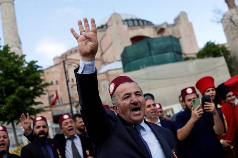 أردوغان يواجه انقسامات عميقة في تركيا بعد فوزه بولاية جديدة
