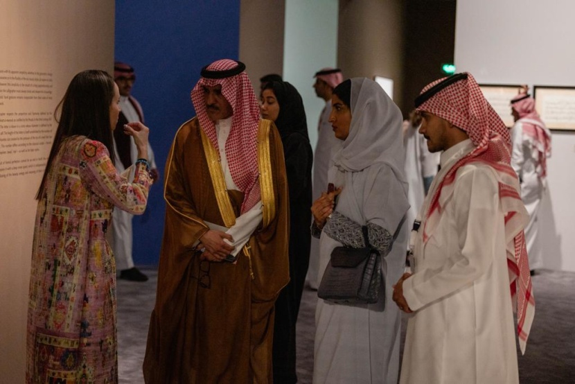 وزارة الثقافة تدشن معرض "رحلة الكتابة والخط .. دروب الروح" بمستشفى عرقة