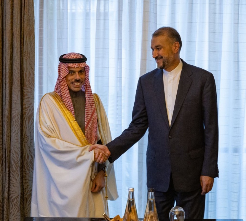 وزير الخارجية يبحث مع نظيره الإيراني متابعة خطوات تنفيذ اتفاق بكين