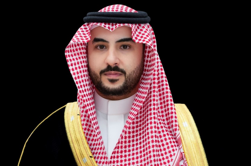 وزير الدفاع يهنئ الشيخ أحمد فهد الصباح بتعيينه نائبا لرئيس مجلس الوزراء الكويتي ووزيرا للدفاع