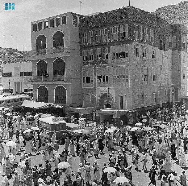 الحج نافذة الرحالة على الثقافة الإسلامية والتقاليد العربية