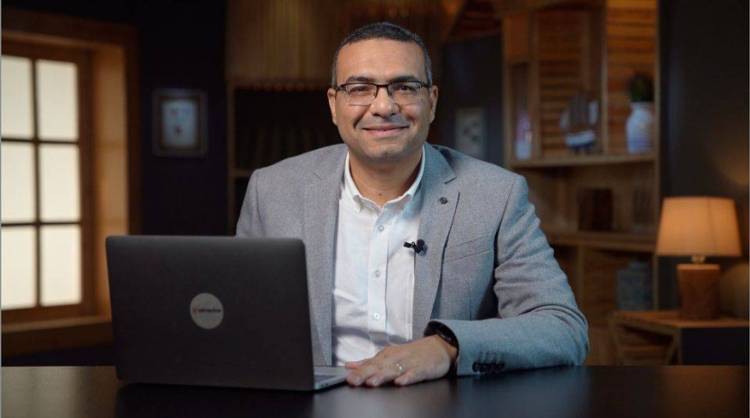 «مدينة المليار رأي» .. أمراض رقمية في عالم صاخب
