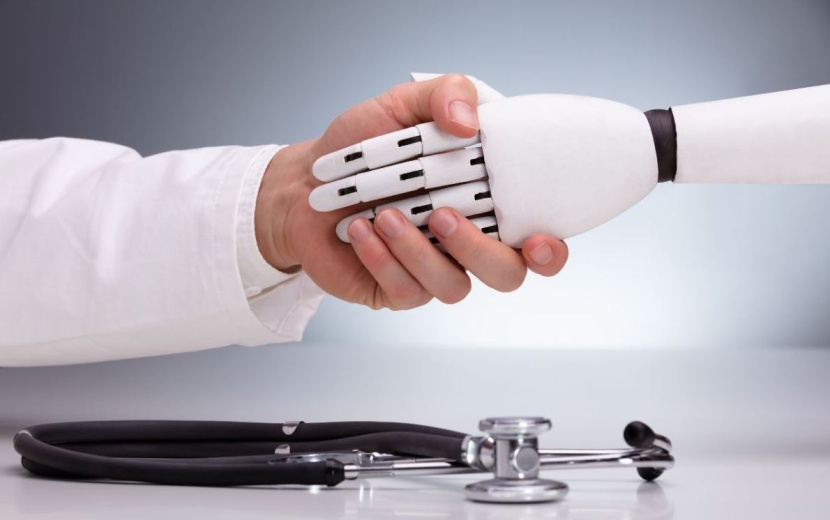 روبوت "جوجل" ينجح في اختبار الطب الأمريكي .. حقق نتائج أقل من البشر