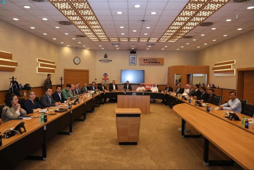 الحقيل يبحث الفرص الاستثمارية مع حاكم إسطنبول ورؤساء الشركات التركية