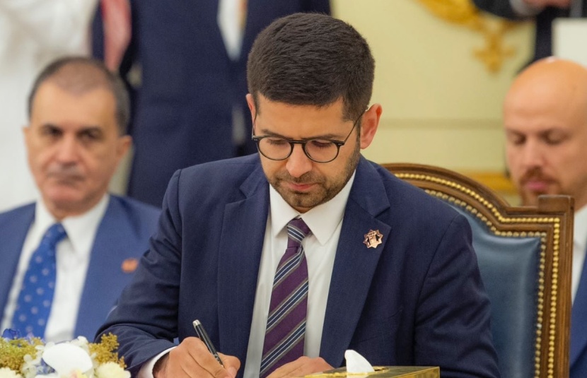 ولي العهد يستقبل الرئيس التركي ويعقدان جلسة مباحثات رسمية ويشهدان مراسم توقيع عدد من الاتفاقيات 