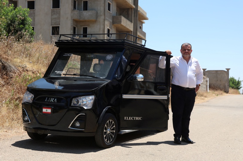 ليرة .. سيارة لبنانية تعمل بالطاقة الشمسية 