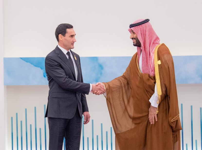 ولي العهد: ضرورة مواجهة كل ما يؤثر في أمن الطاقة وسلاسل الإمدادات الغذائية