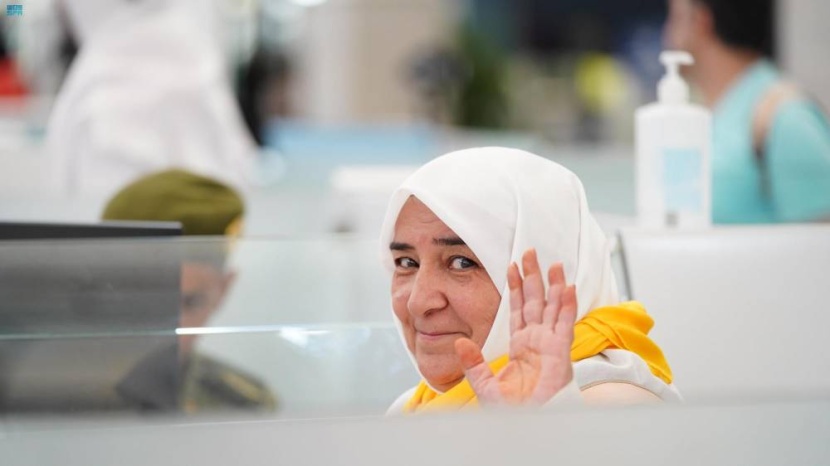 ضيوف الرحمن يتوافدون على المدينة وجدة في طريقهم إلى بلادهم