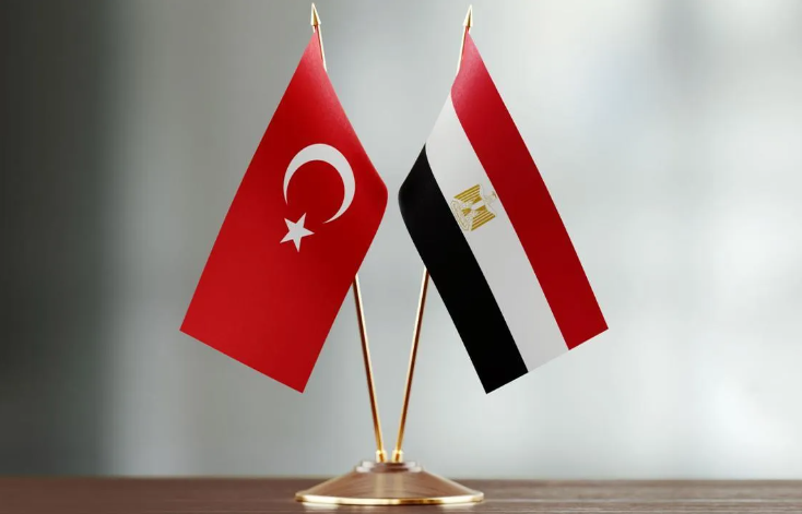 مصر وتركيا ترفعان التمثيل الدبلوماسي إلى مستوى السفراء 