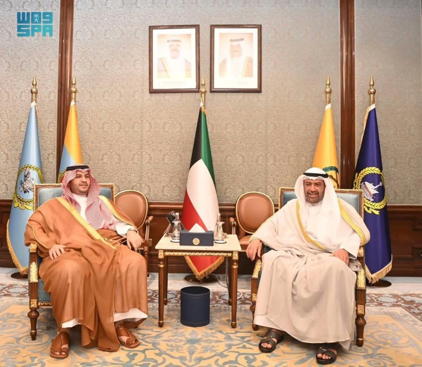 الأمير تركي بن محمد بن فهد يبحث العلاقات الأخوية مع وزيري الدفاع والداخلية في الكويت