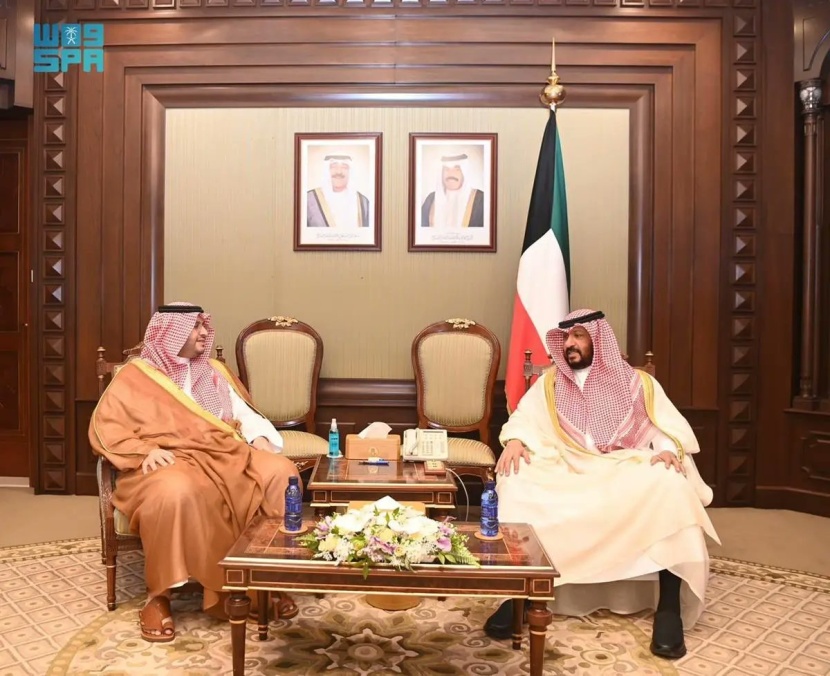 الأمير تركي بن محمد بن فهد يبحث العلاقات الأخوية مع وزيري الدفاع والداخلية في الكويت