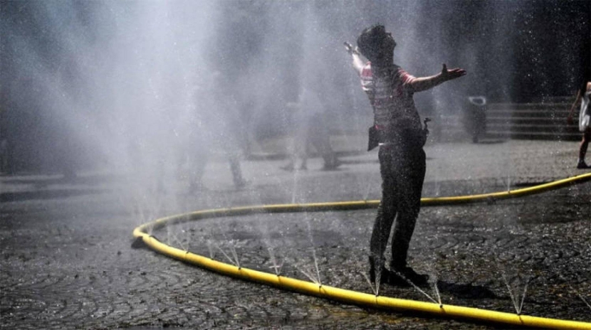 موجة حارة تحطم الأرقام القياسية في التشيك .. بلغت الحرارة 34 درجة