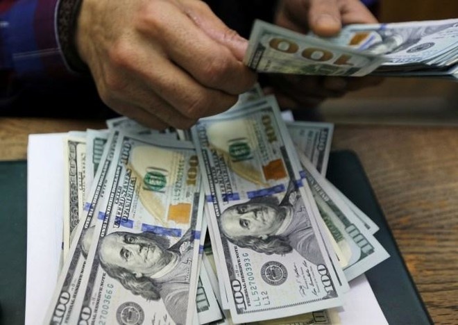 الدولار يستقر وسط تزايد التوقعات بوقف رفع الفائدة في أمريكا 