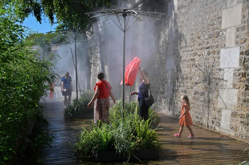فرنسا ترفع مستوى التحذير إلى "الأحمر" وسط موجة حر في 4 مناطق