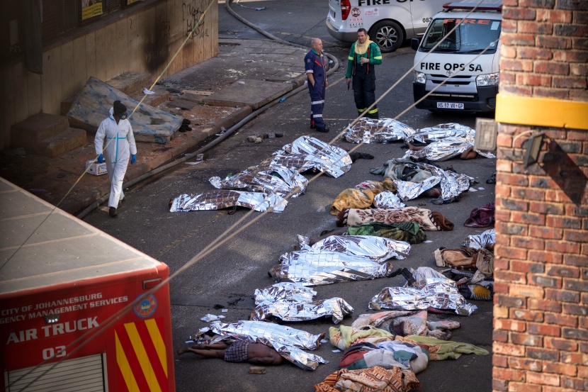 جنوب إفريقيا: مقتل 73 شخصا وإصابة 52 آخرين نتيجة حريق مبنى في مدينة جوهانسبرج