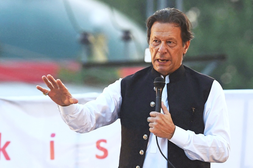  الحكم على رئيس الوزراء الباكستاني السابق عمران خان بالسجن 3 أعوام بتهمة الفساد 