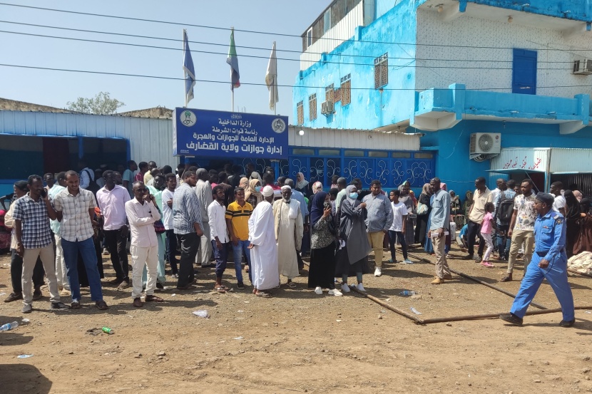 هربا من الحرب .. الانتظار الطويل في بورتسودان للحصول على جواز سفر 