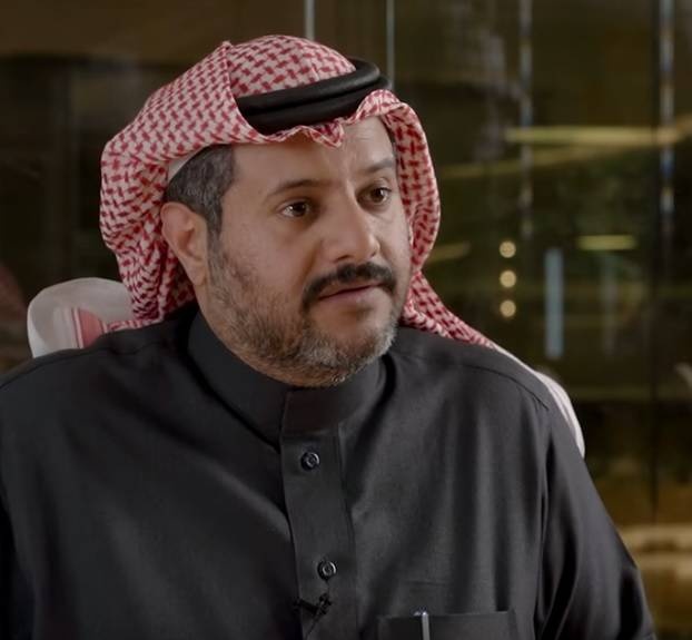 بين اللغة والفن .. الجمال قادر على أن يطورك ويجعل منك معروفا