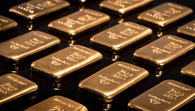 الذهب يتراجع مع تقييم الأسواق توقعات رفع الفائدة 