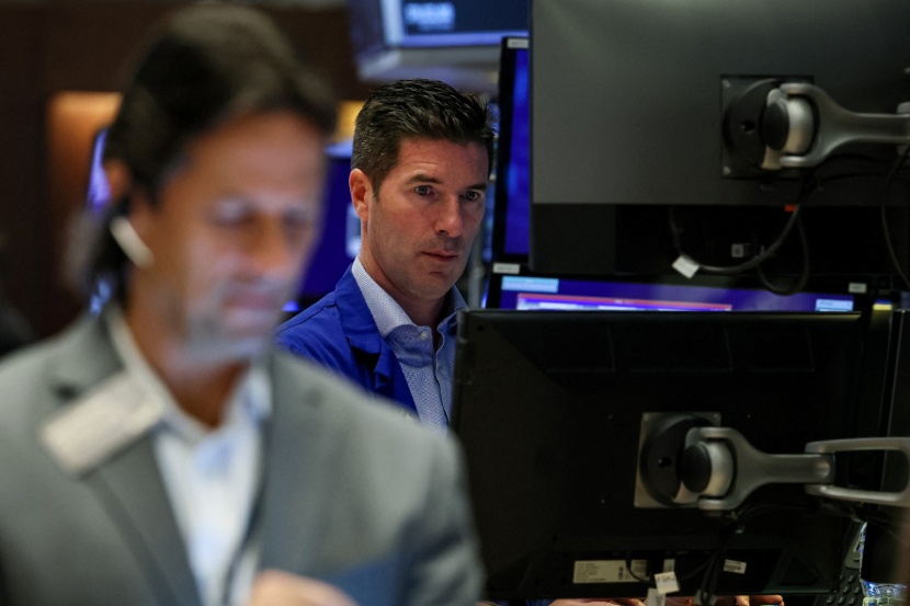 بيانات إنفاق المستهلكين تدعم "وول ستريت" .. "ناسداك" يقفز 1%