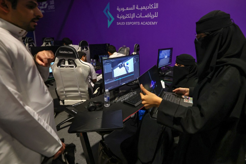 السعوديون والألعاب الإلكترونية .. التحول من اللعب إلى التطوير
