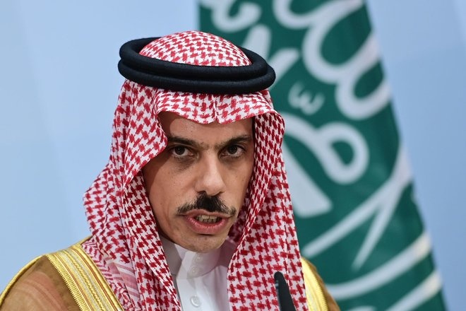 وزير الخارجية يبحث مع نظيرته الفرنسية استمرار التصعيد العسكري في غزة