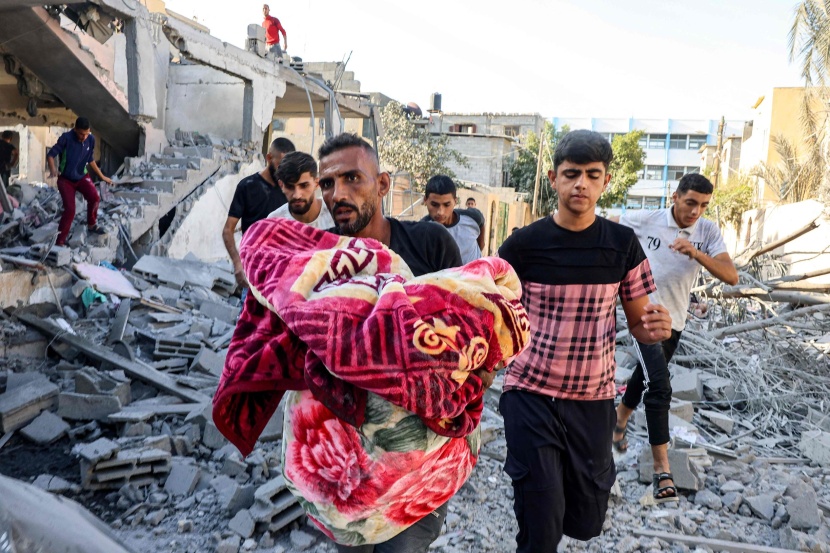نحو 1800 قتيل فلسطيني و6388 جريحا جراء الضربات الإسرائيلية
