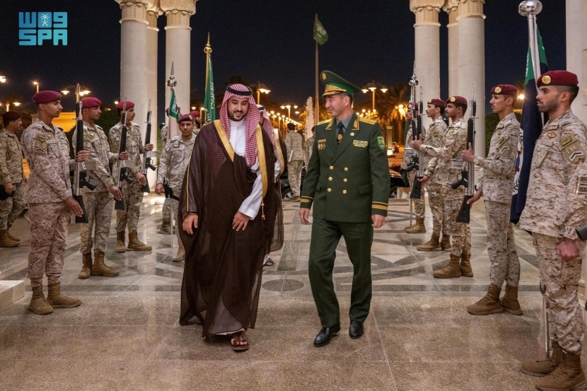 وزير الدفاع يؤكد لنظيريه الإيطالي والتركماني ضرورة بذل الجهود لتهدئة الأوضاع في غزة