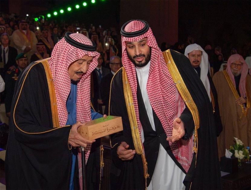 الملك سلمان .. ترسيخ مكانة المملكة عربيا وإسلاميا وعالميا
