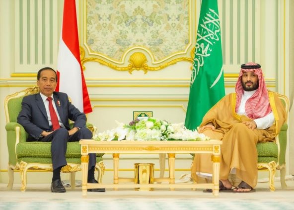ولي العهد يعقد جلسة مباحثات رسمية مع الرئيس الإندونيسي