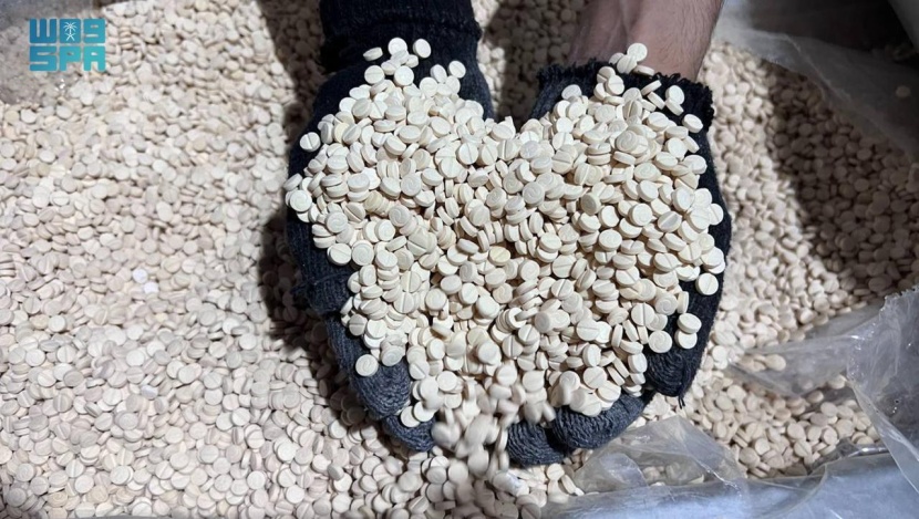 ضبط 3.8 مليون قرص من مادة الإمفيتامين في الرياض