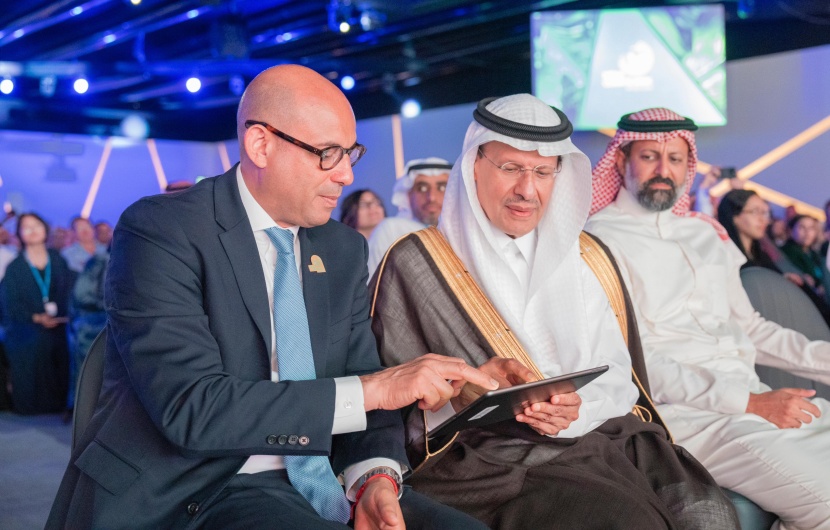 السعودية تطلق آلية لتعويض وموازنة غازات الاحتباس الحراري .. تحقيق المستهدفات المناخية السعودية تطلق آلية لتعويض وموازنة غازات الاحتباس الحراري .. تحقيق المستهدفات المناخية