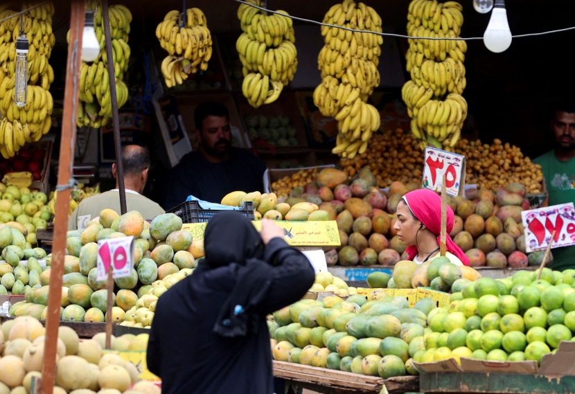 اعتبارا من السبت .. تخفيض أسعار السلع الغذائية في مصر بين 15 و25 %