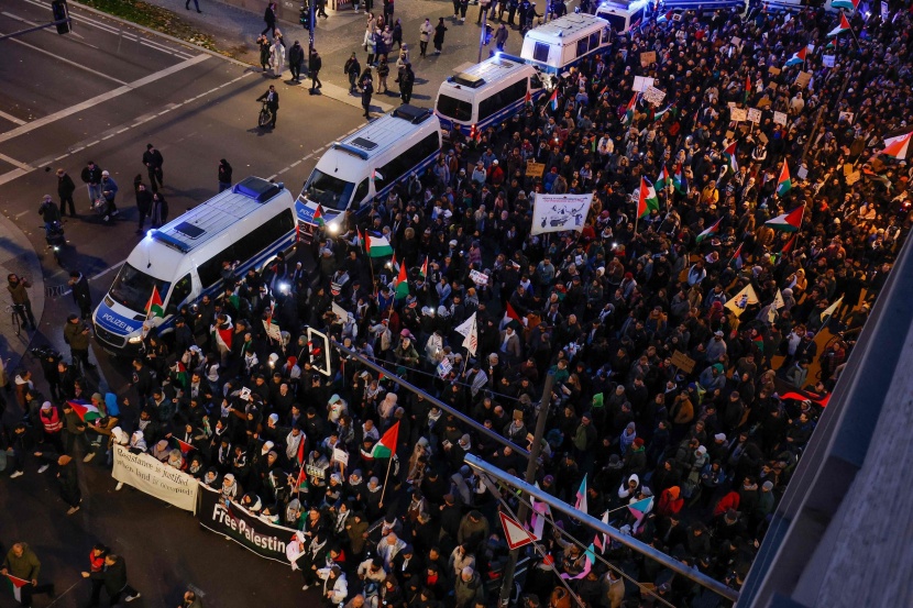 مسيرات حاشدة في أوروبا للمطالبة بوقف إطلاق النار في غزة
