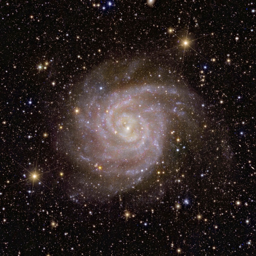 التلسكوب الفضائي الأوروبي "إقليدس" ينشر أولى صوره للكون