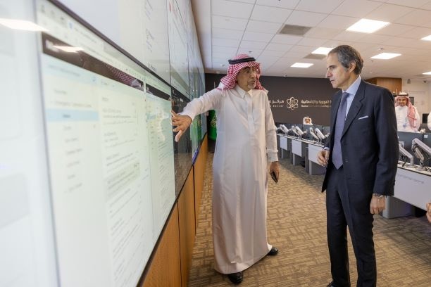 مدير الوكالة الدولية للطاقة الذرية يطلع على تقنيات الطاقة النووية والإشعاعية في السعودية